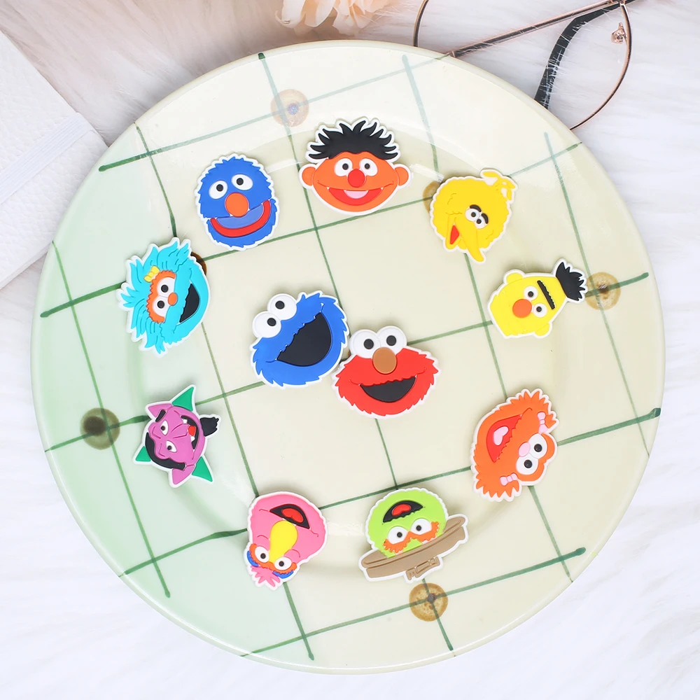 

Single Sale 1pcs Cartoon PVC Shoe Charms Shoe accessories Shoe decoration Shoe Buckles Accessories Fit Bands Bracelets Croc JIBZ
