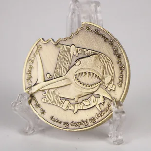 

Памятная серебряная монета "Акула"