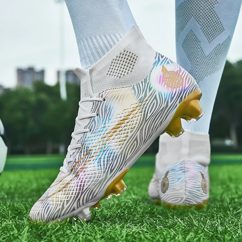 Quality Futsal Non-slip  Soccer Shoes Wholesale Messi Football Boots Sociaty Chuteira Campo Cleats Training Sneakers Women TF/AG