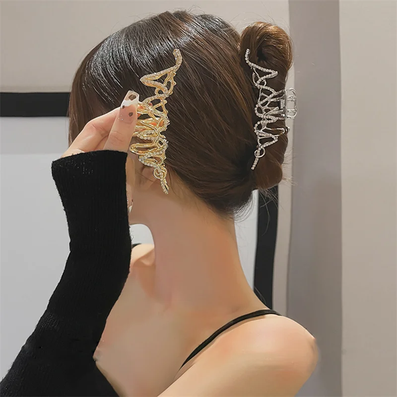 

2022Korean New Fashion Geometric Irregular Liquid Special-shaped Back Of The Head GrabClip HairShark Clip Women Hair Accessories