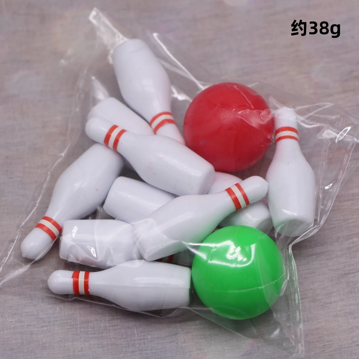 

Миниатюрный игровой набор боулинг для кукольного домика