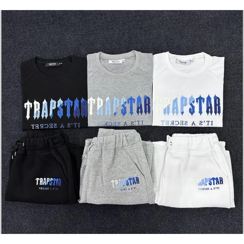 

Trapstar towel embroidery short-sleeved suit gradient color rainbow letter embroidery T-shirt high street shorts