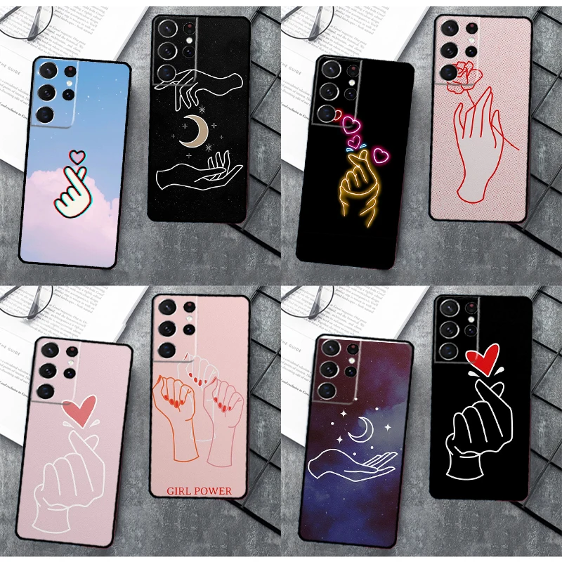 Hand Holding Moon Finger Heart Phone Cover For Samsung Galaxy S21 S22 Ultra S20 FE Note 20 Note 10 S8 S9 S10 Plus Case