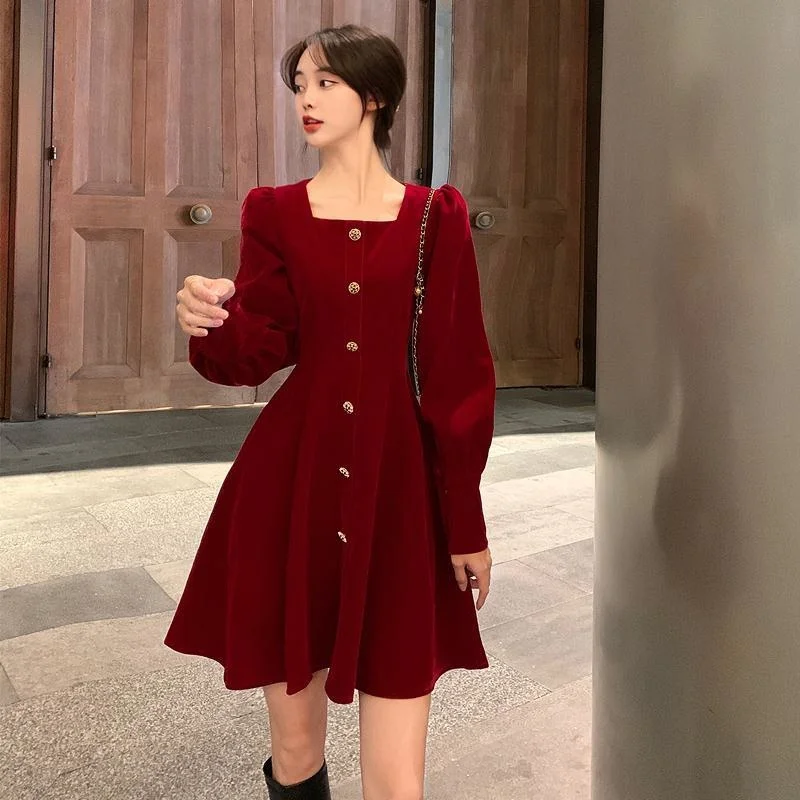 

Dress Women Christmas New Year Vintage Red Velvet Dress Single Breasted Design Bubble Sleeve Square Neck Slim Party Casual Dress