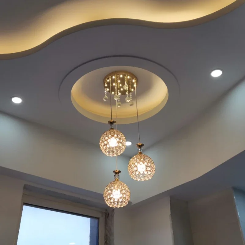 Лампа для столовой подвесной светильник с тремя головками светодиодный