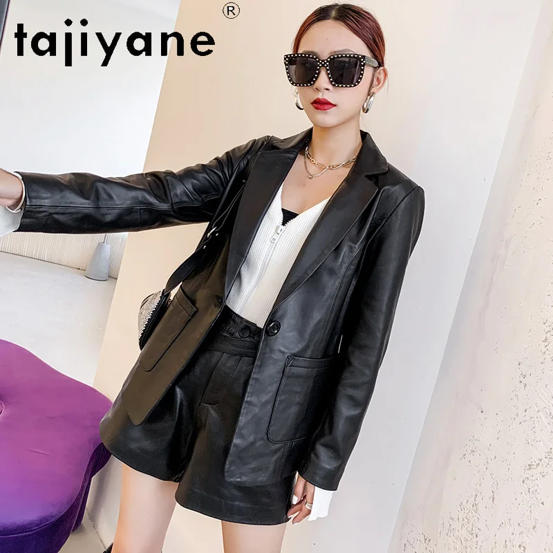 Женская кожаная куртка Tajiyane черная приталенная из натуральной овечьей кожи на