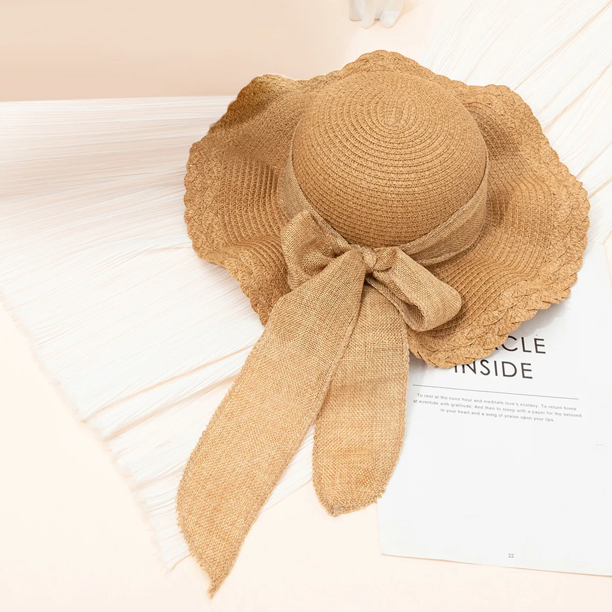 

Новая Солнцезащитная солома с широкими краями