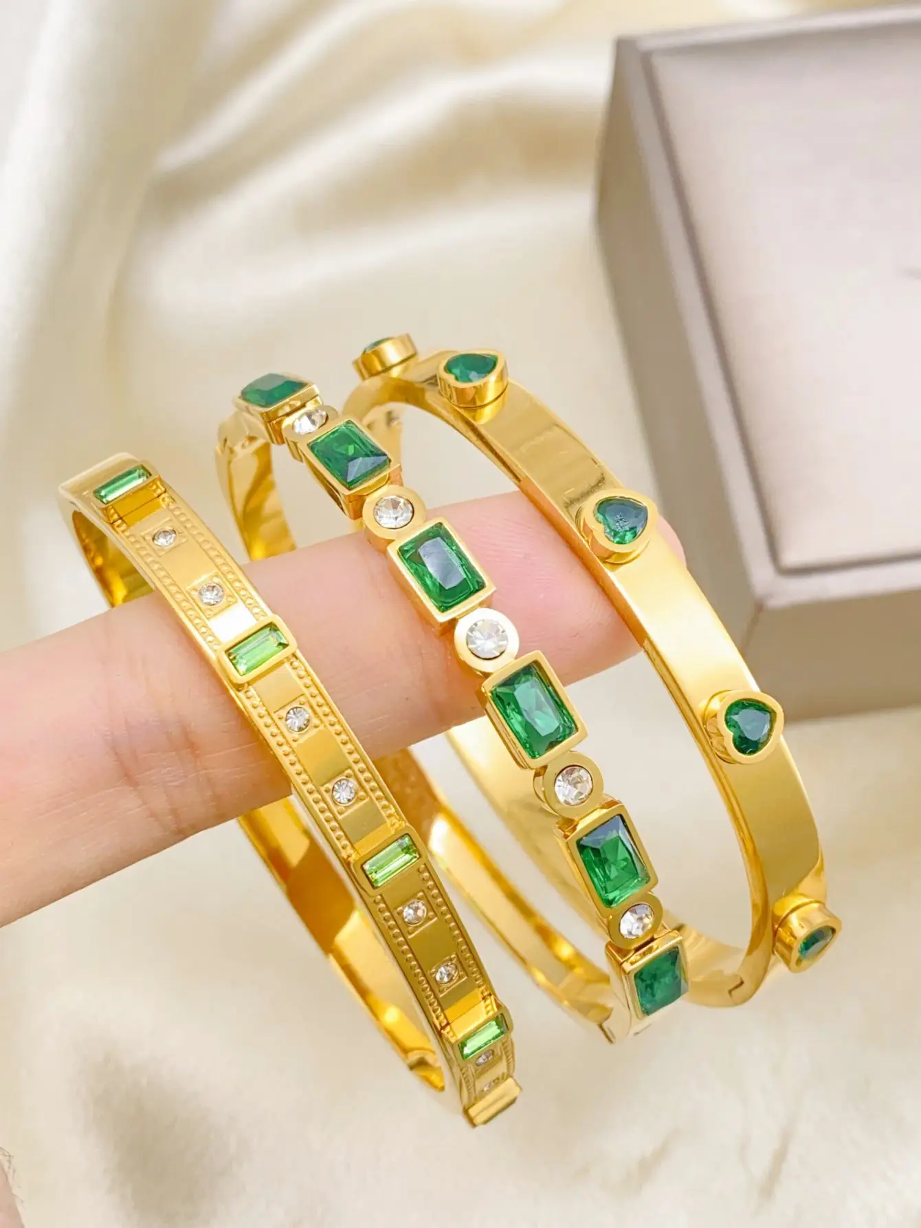 Модный женский браслет из титановой стали