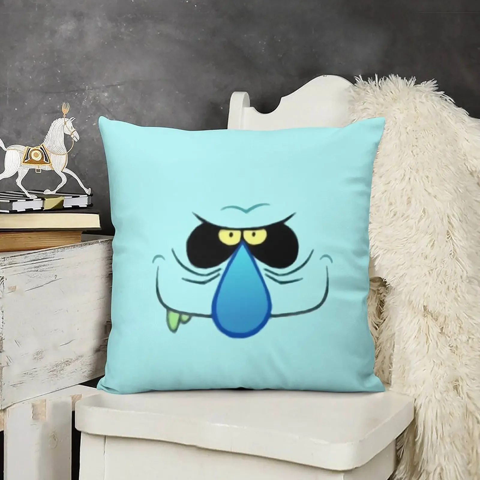 The Ghost and Molly McGee - Подушка с царапинами и улыбкой наволочка мраморная подушка чехол