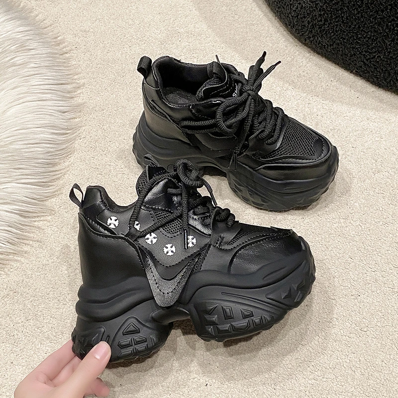 Женские кожаные кроссовки на массивной подошве новинка 2024 осенняя повседневная