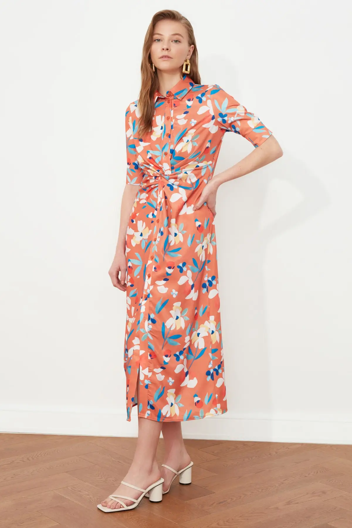 

Trendyol Flower Decorated Dress TWOSS21EL1018