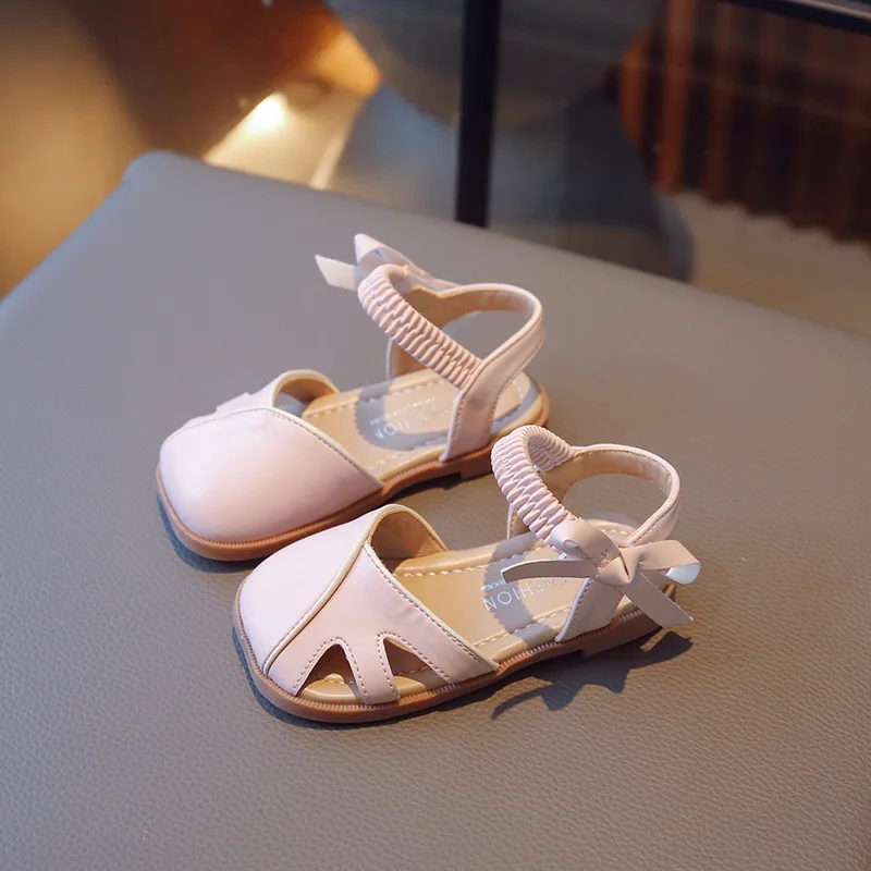 

2023 Summer Children Hollow Sandals Girls Bowknot Cut-outs Beach Shoes Kids Close-toed Sandals Toddlers Cute Soft Bottom Shoes