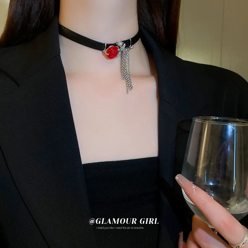 

Korean Sexy Chic Red Rose Tassel Leather Choker Necklace for Women Trendy Elegant Daily Party Choker Necklace Y2K Kpop Jewelry