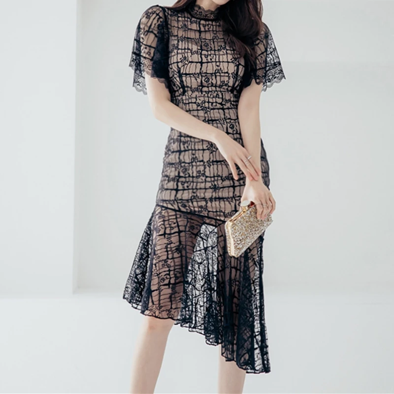 Платье женское демисезонное ТРАПЕЦИЕВИДНОЕ с завышенной талией и коротким