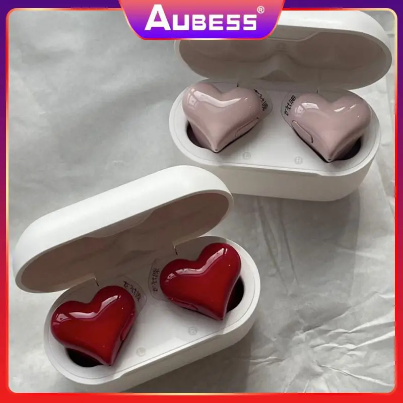 

Unique Craftsmanship Heart-shaped Headphones Weight About 4.5g Per Earphone Headphones Second Link When Opening The Cover