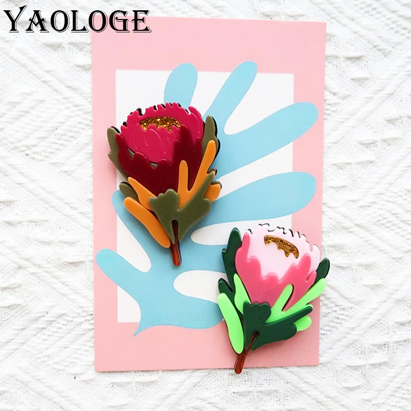 Брошь из акрилового материала YAOLOGE