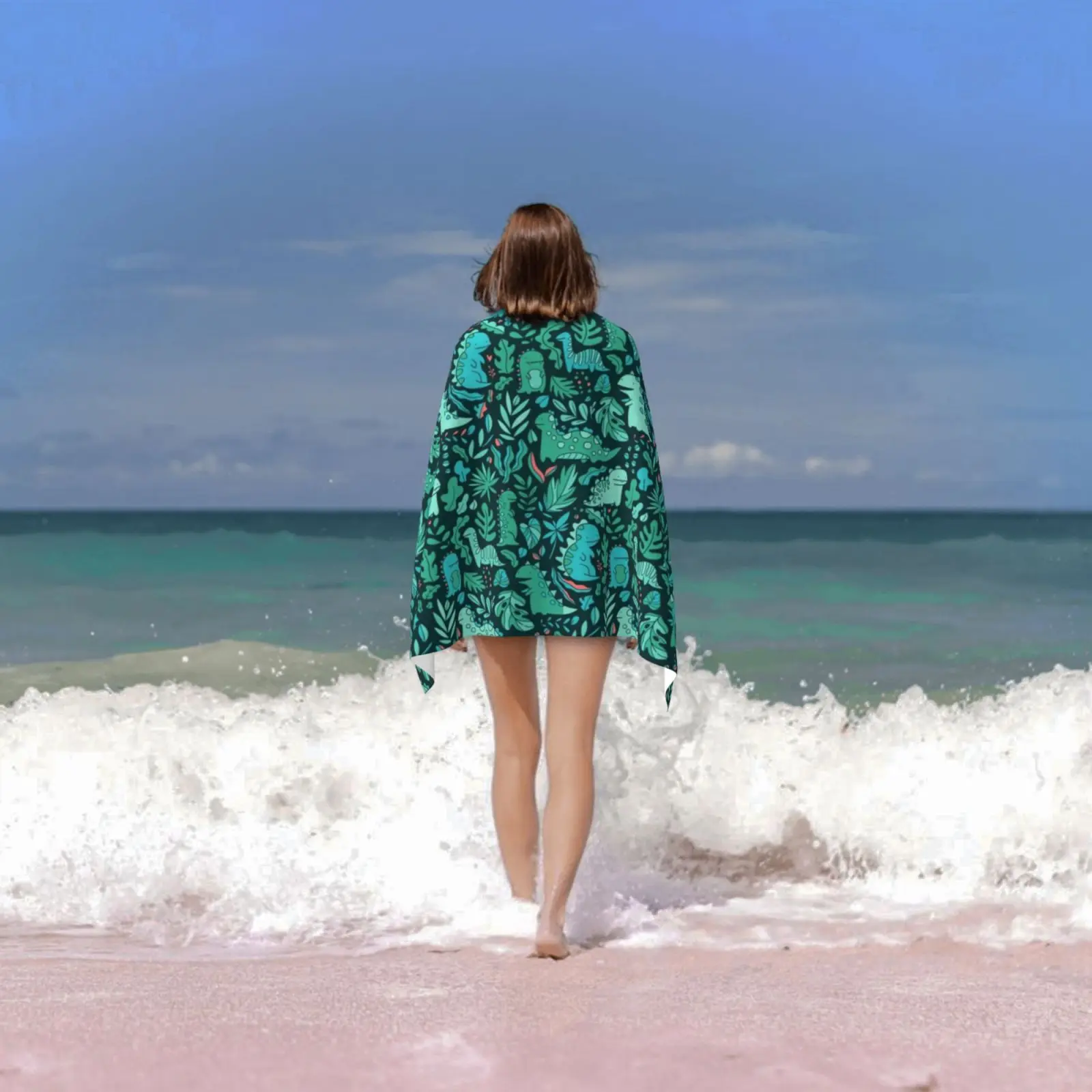 Полотенце банное с милыми динозаврами и тропическими листьями