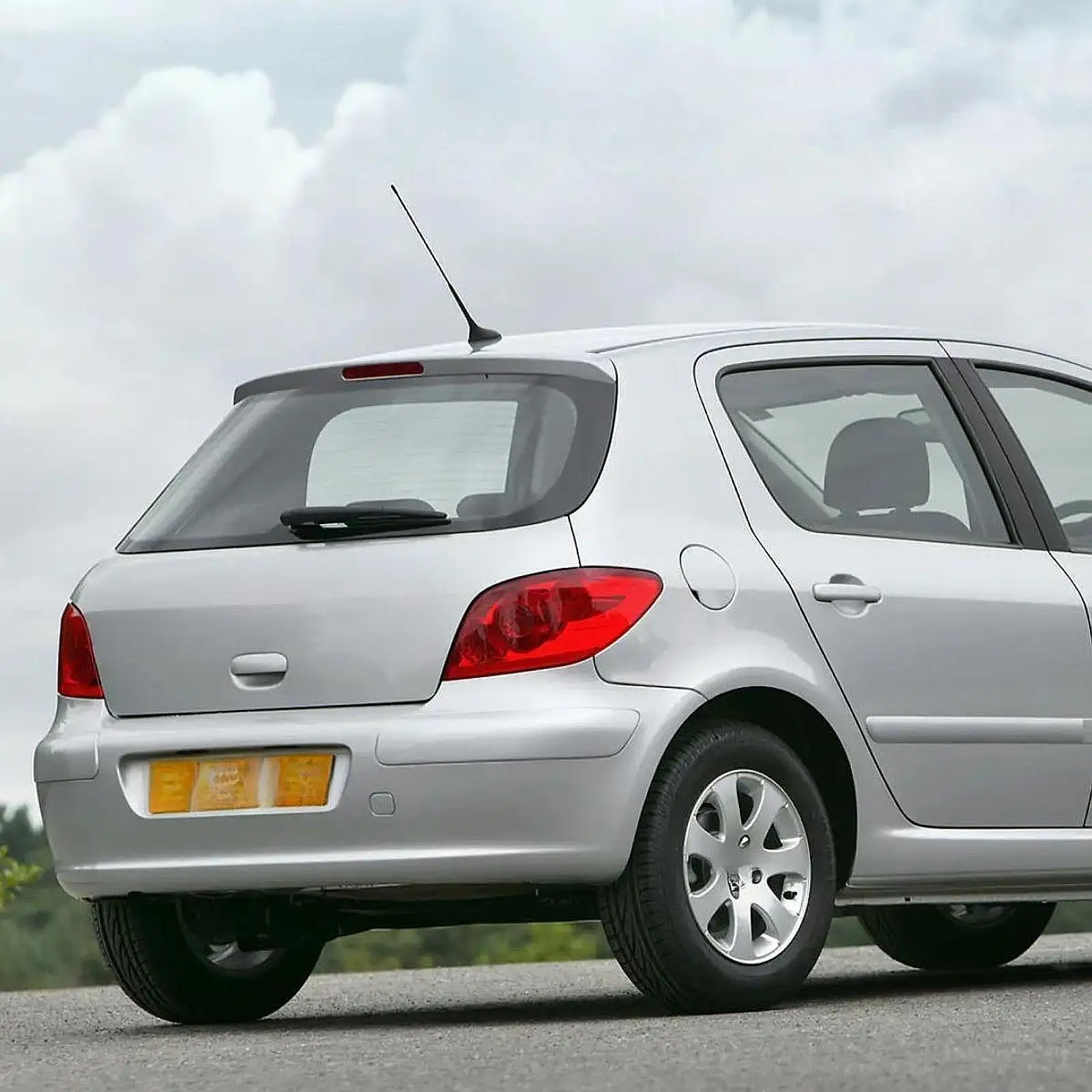 

Третий стоп-сигнал, автомобильные аксессуары, водонепроницаемые запасные части, простые в установке для Peugeot 307 Hatchback 2001–2008 гг.