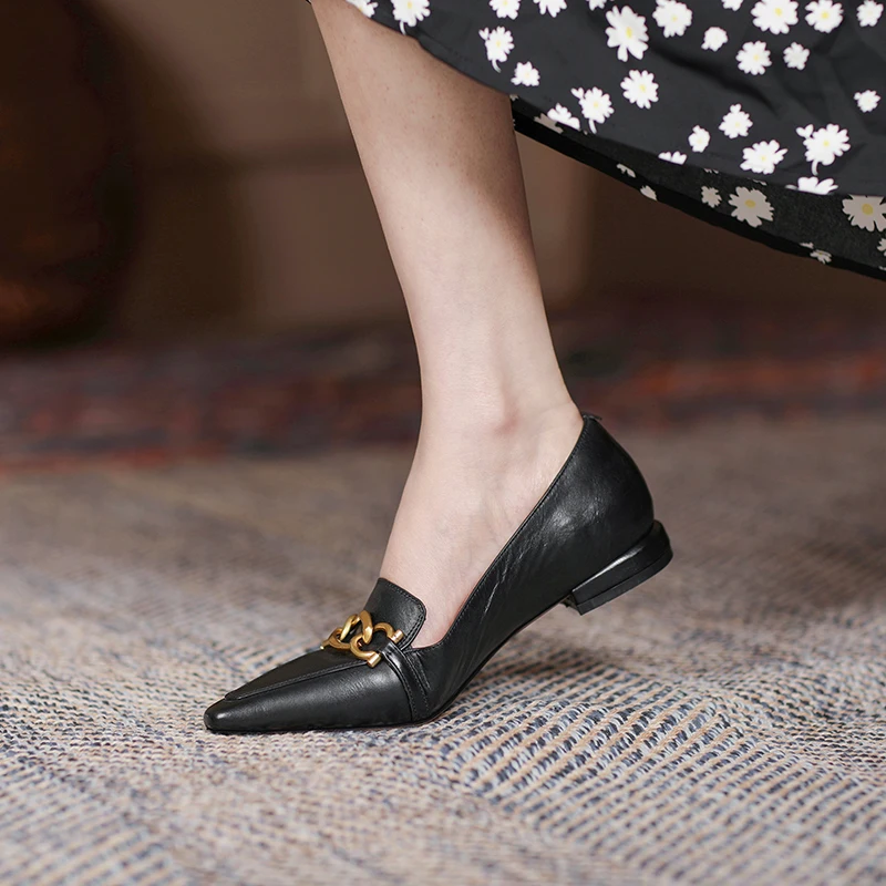 32-43 large size pointed cow leather women's shoes with metal decoration low heel thick heel women's shoes