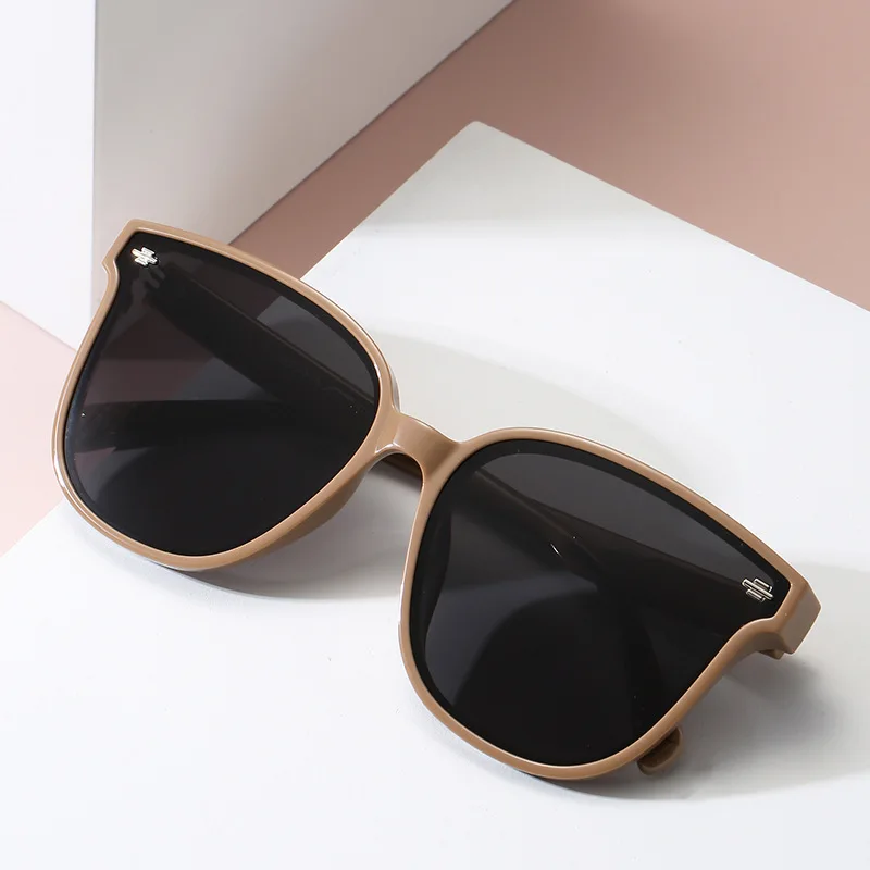 

2022 Korea Brand Designer Women Vintage Rivet TR90 Frame Polarized Sunglasses Feminin Summer Uv400 Sun Glasses Oculos Del Sol