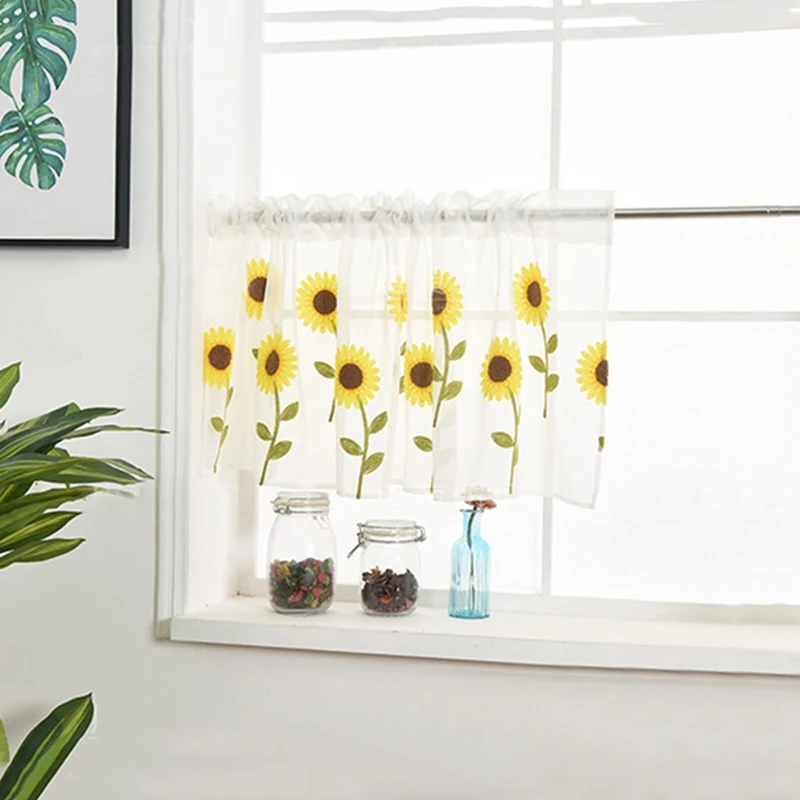 Шторы с вышивкой ромашки