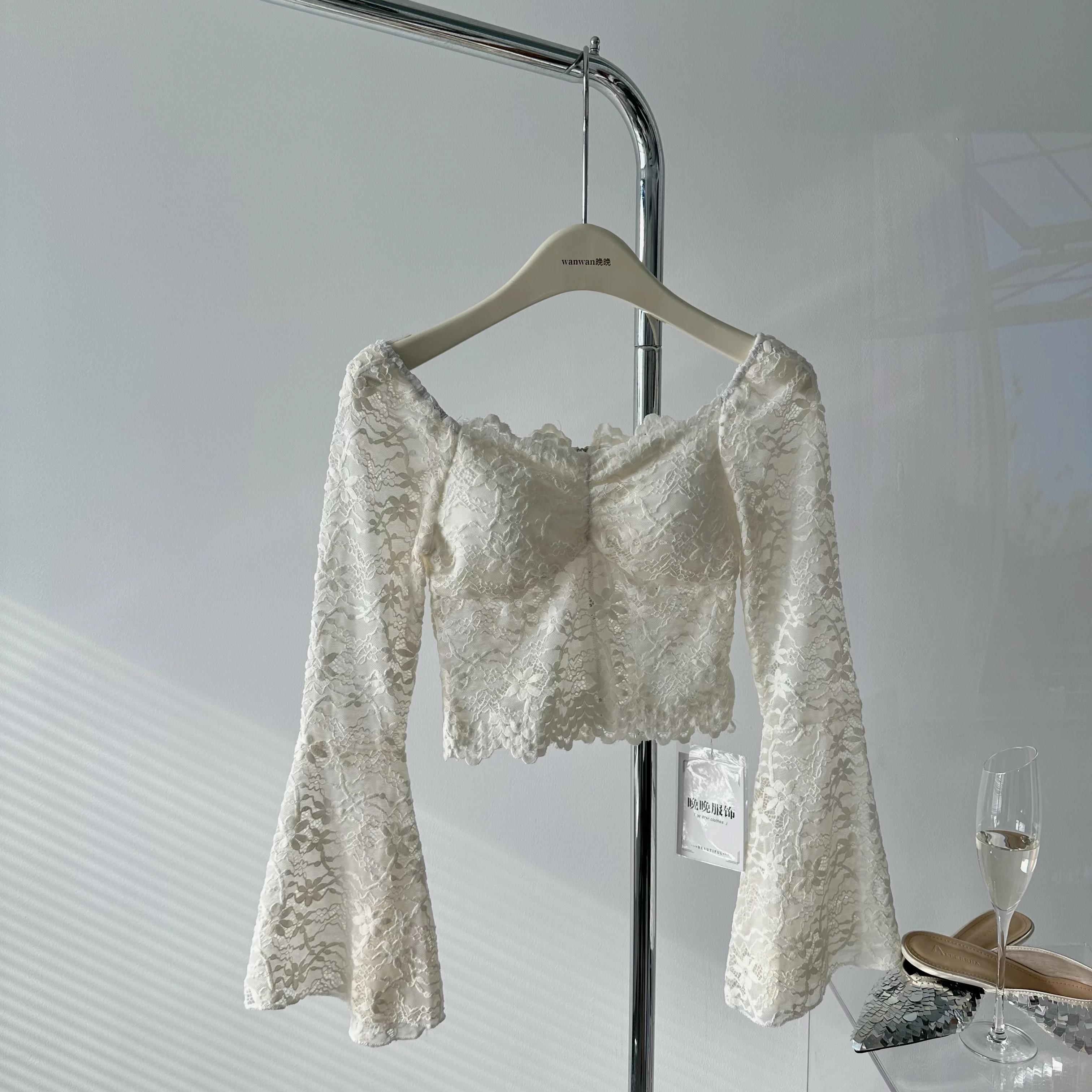 

Women's Sexy Flare Sleeve See Through Padded Lace Shirt Top Lady Summer Solid Color Long Sleeve Slim Short Shirt Basic Top