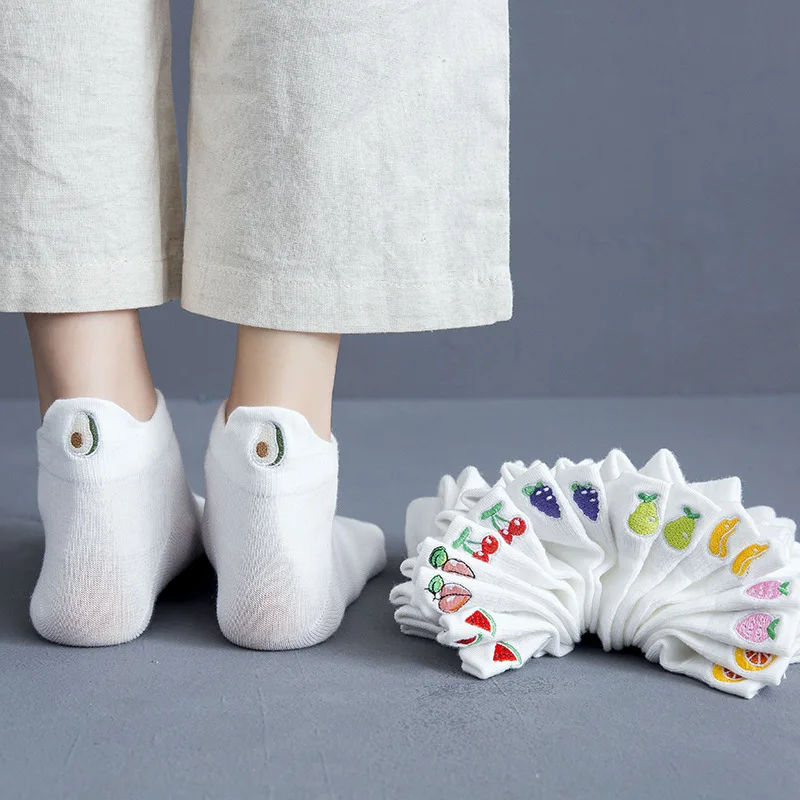 

Милые белые женские носки с вышивкой в виде фруктов, удобные невидимые короткие носки, Модные низкие носки до щиколотки