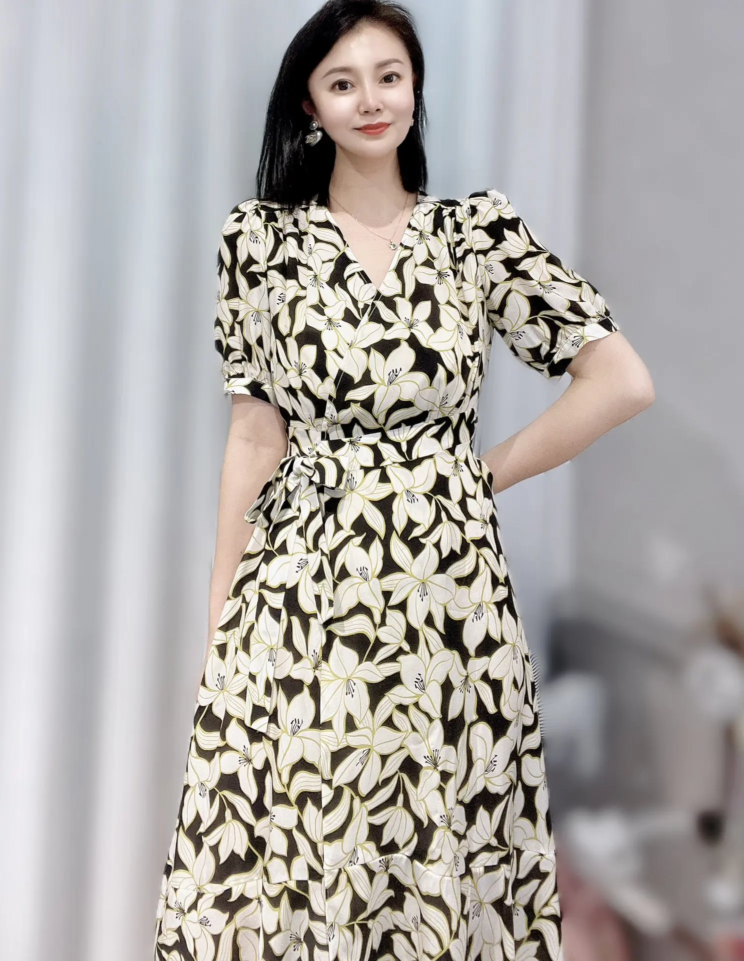 2023 spring and summer women's clothing fashion new Printed Silk Dress 0526
