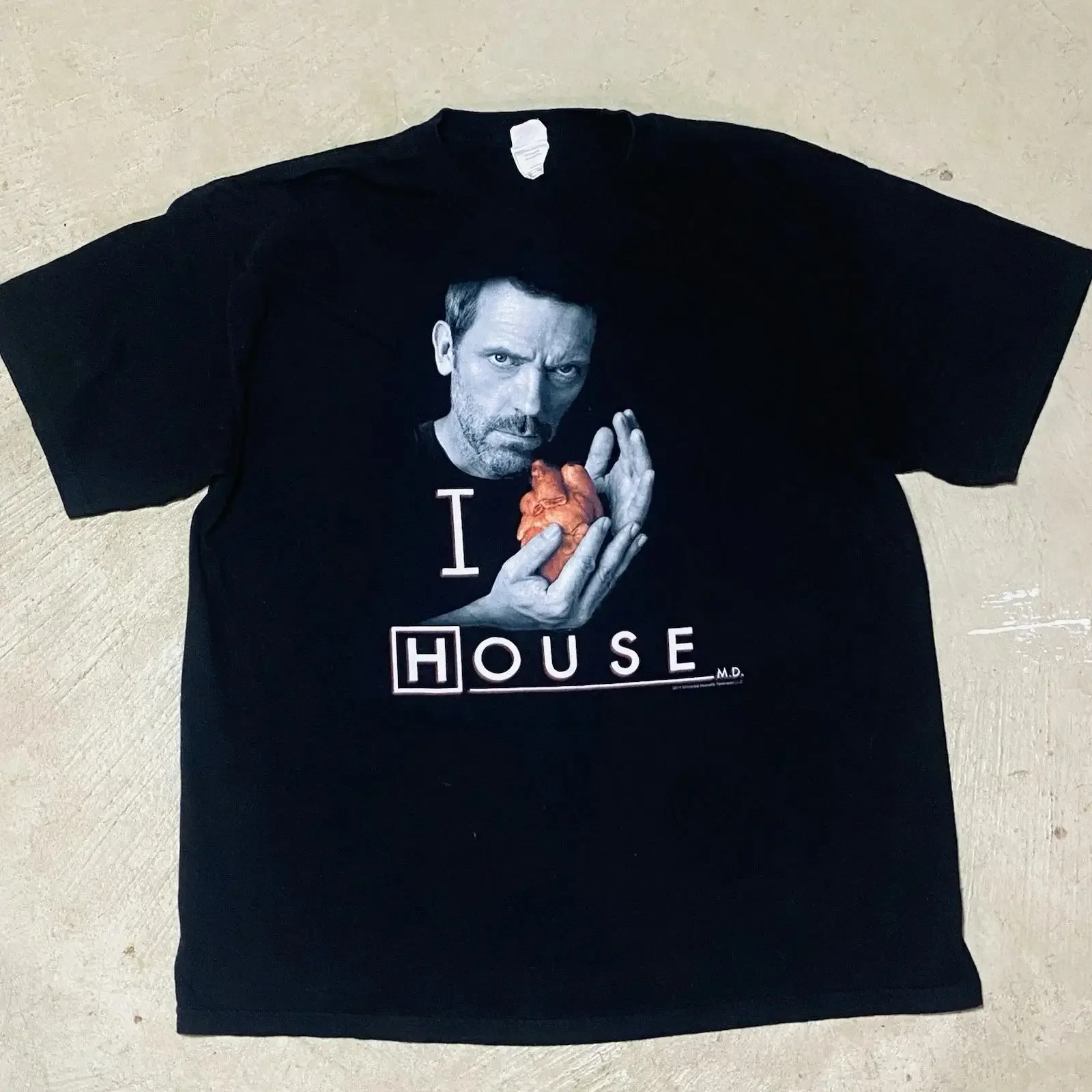Фото Футболка Y2K I Heart House MD XL, винтажная, с эффектом потертости, удобная, эластичная, с графическим принтом, универсальная, повседневная, по мотивам телесериала «Доктор» 2011 года от Fox. №1