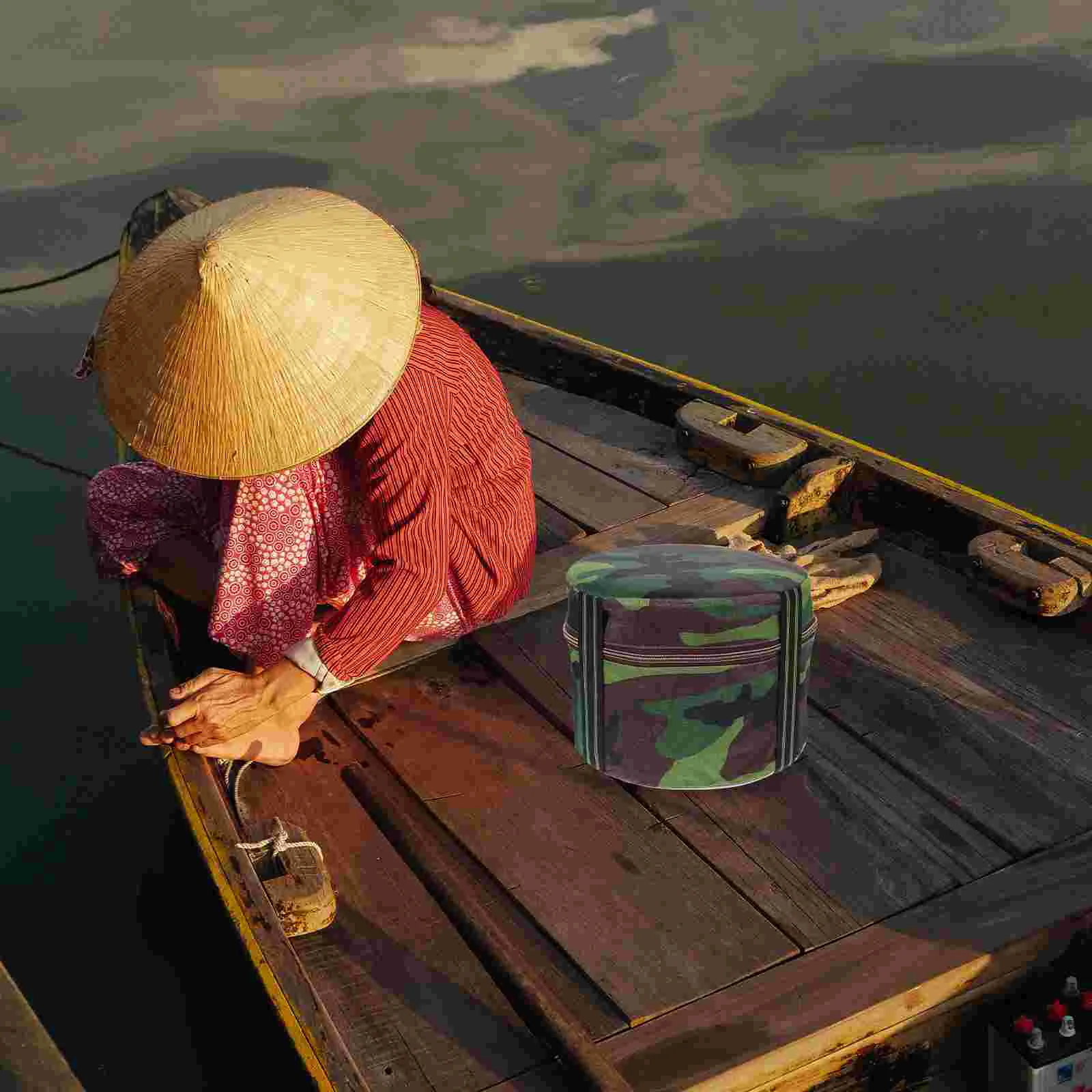 

1pcs Garden Stool Portable Convenient Small Simple Garden Stool for Man Woman (18cm Random Color)