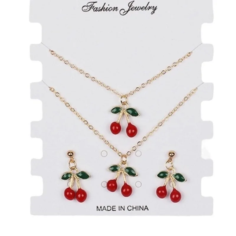 Ожерелье и серьги с подвеской в виде красной вишни