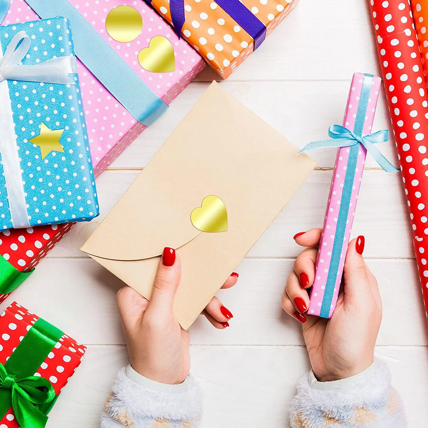 Самоклеящиеся блестящие золотистые наклейки с пустым круглым сердцем 25 мм