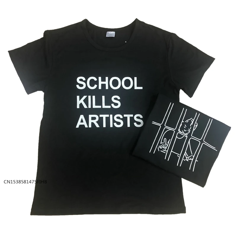 Футболка с надписью Школа убивает художников