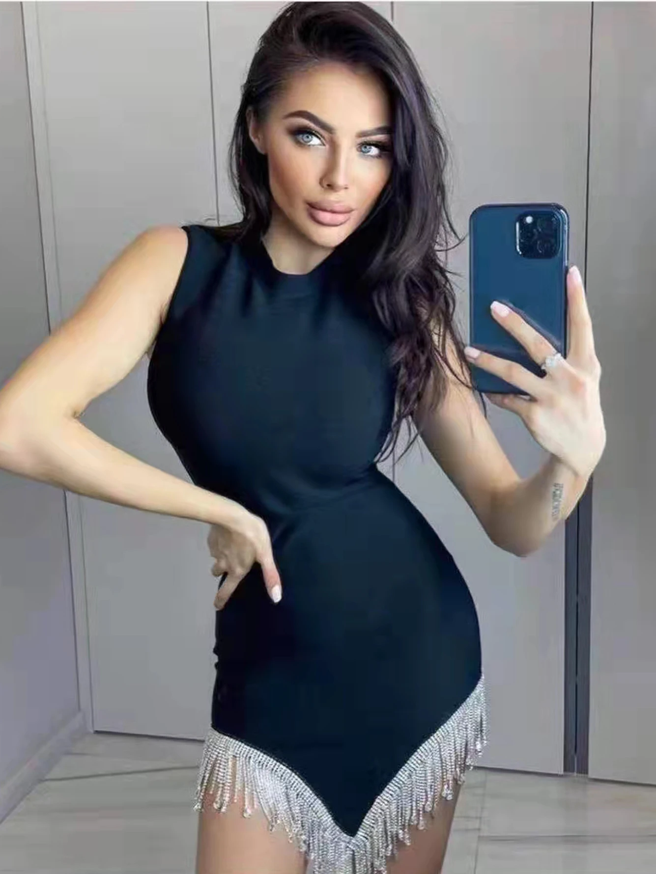 Женское Бандажное платье без рукавов элегантное облегающее вечернее со стразами