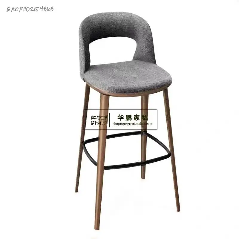 Стул барный из массива северной Европы, с подлокотниками, обтянутый тканью, в стиле легкого роскошного минимализма для современного домашнего офиса, акционное предложение на передний стол.