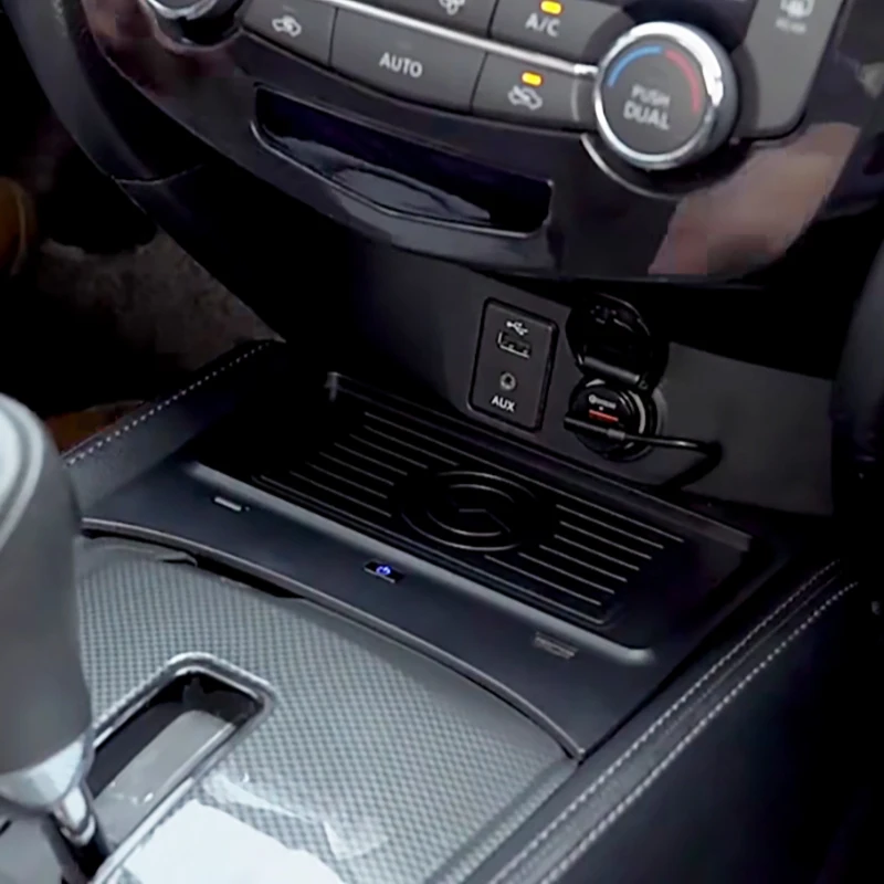 Автомобильное беспроводное зарядное устройство для мобильного телефона