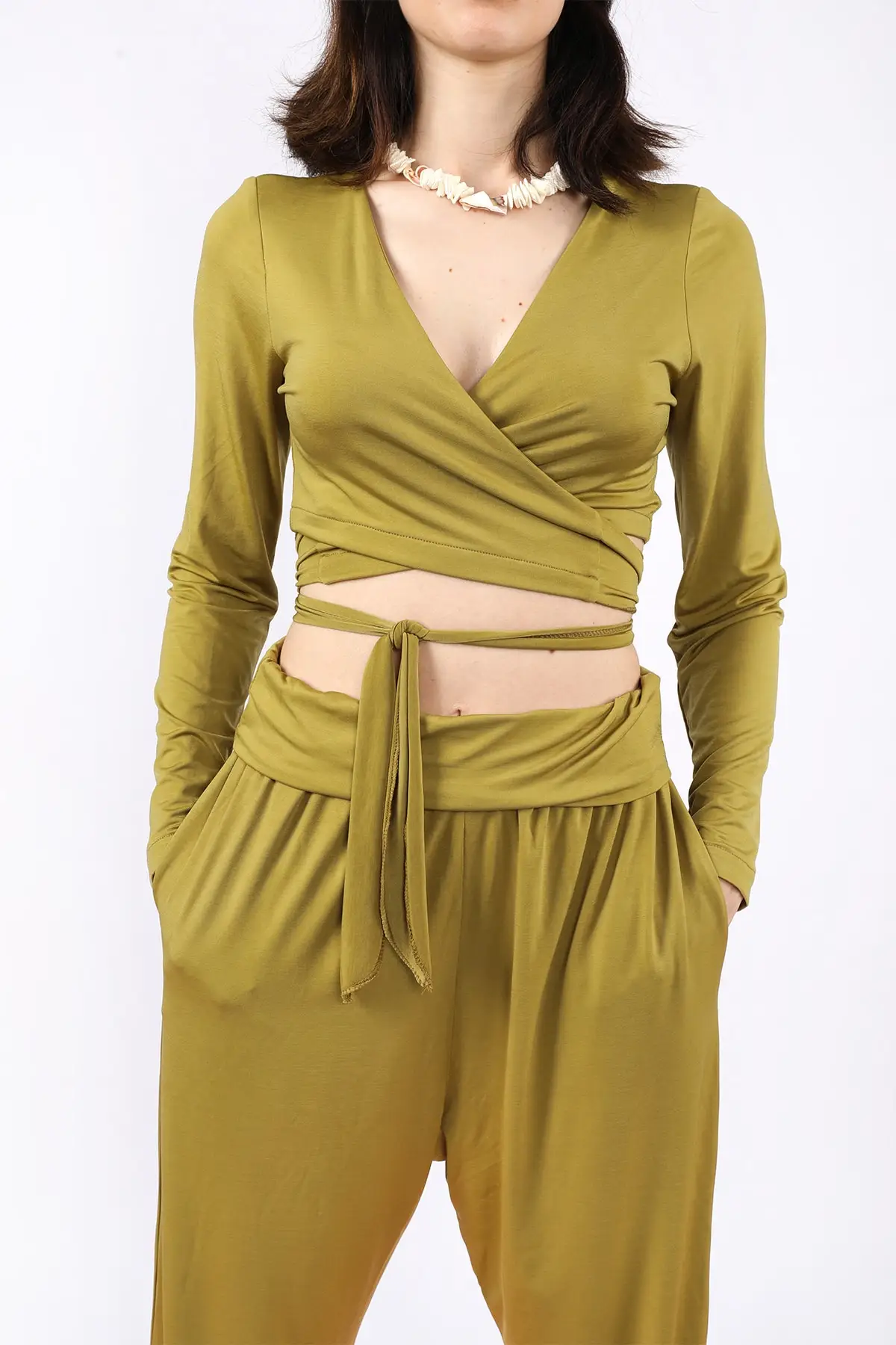 

Articulated Laced Yoga Liner-Surya Sports Model - Yoga Crop Green Color