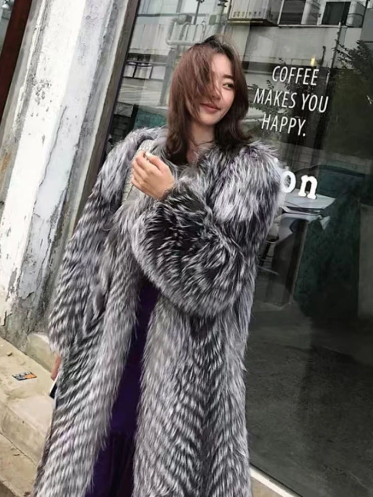 Женская шуба из лисьего меха