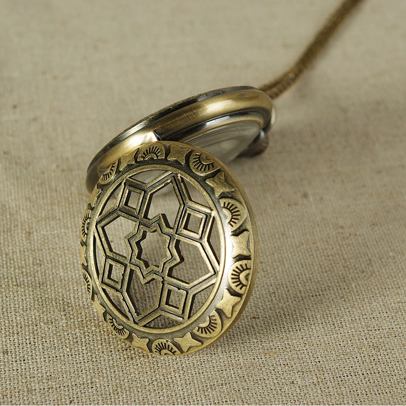 Luxury Steampunk Mechanical Pocket Watch for Men Women Skeleton Case Vintage Flower Roman Numerals Dial Fob Chain Pendant Clock