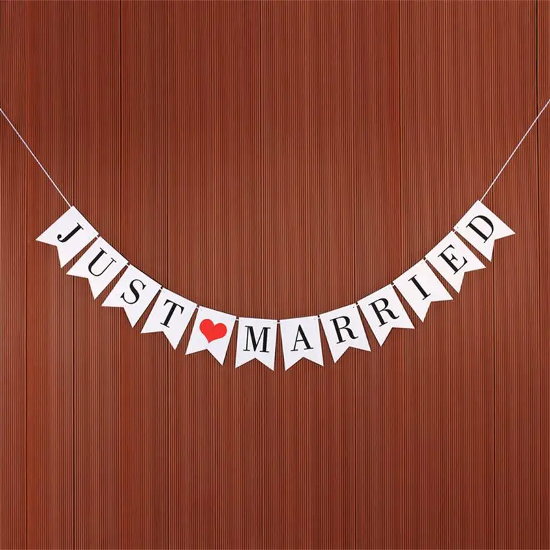 

Romantic Wedding Party Decoration Supplies JUST MARRIED Letter Fishtail Paper Flag Wedding Bride Gifts Party Decoration Props