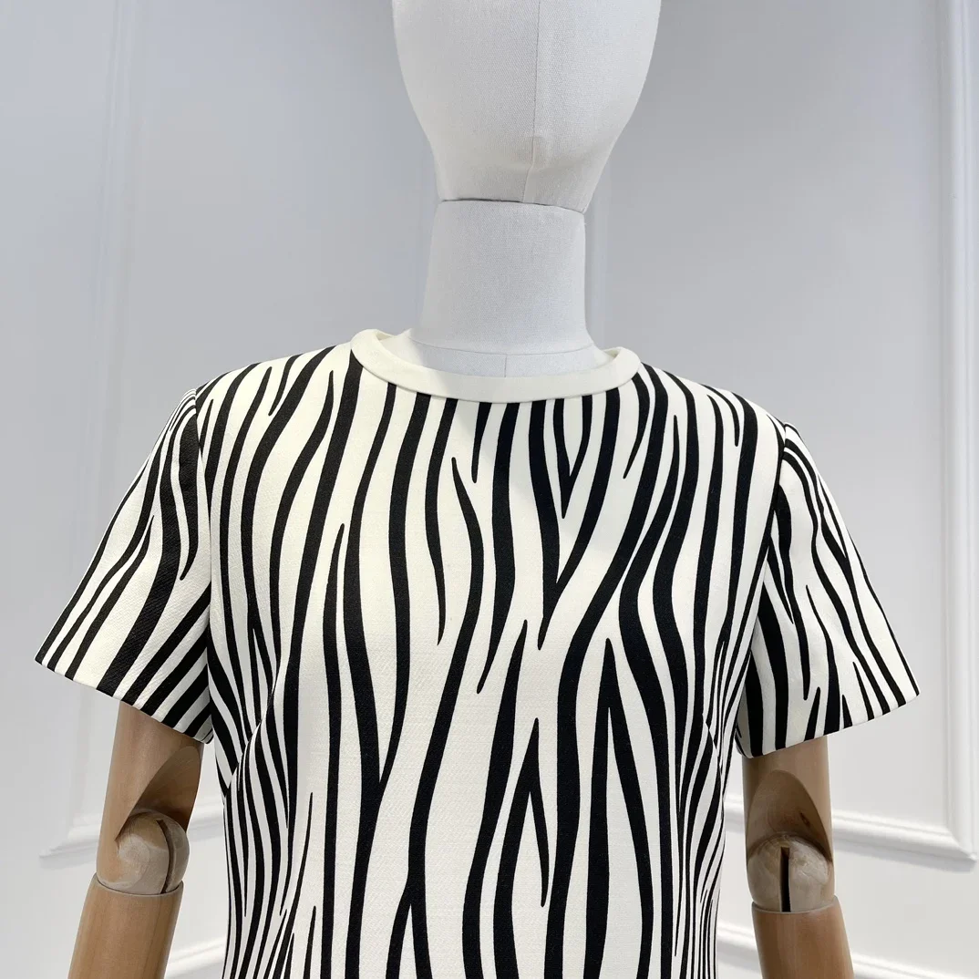 Рисунок 3 - Женское мини-платье в полоску