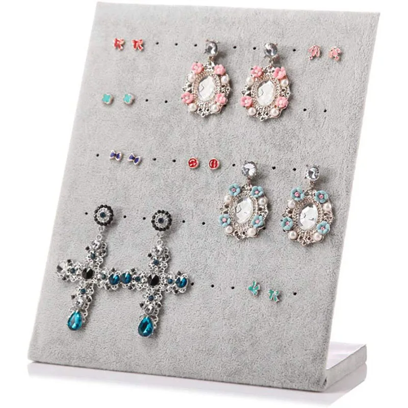 

Бархатная подставка для сережек