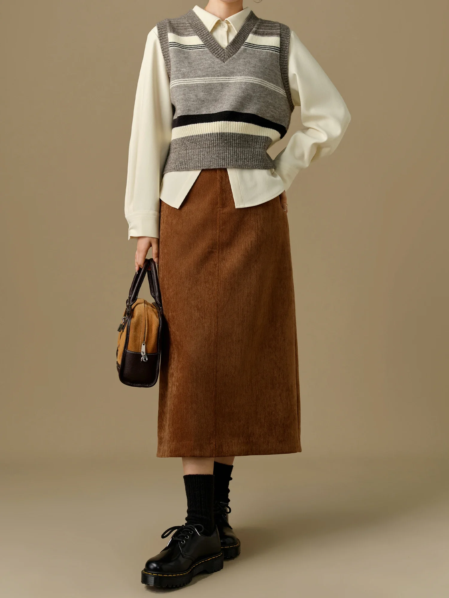 Женский трикотажный жилет DUSHU короткий в полоску с V-образным вырезом Зимние