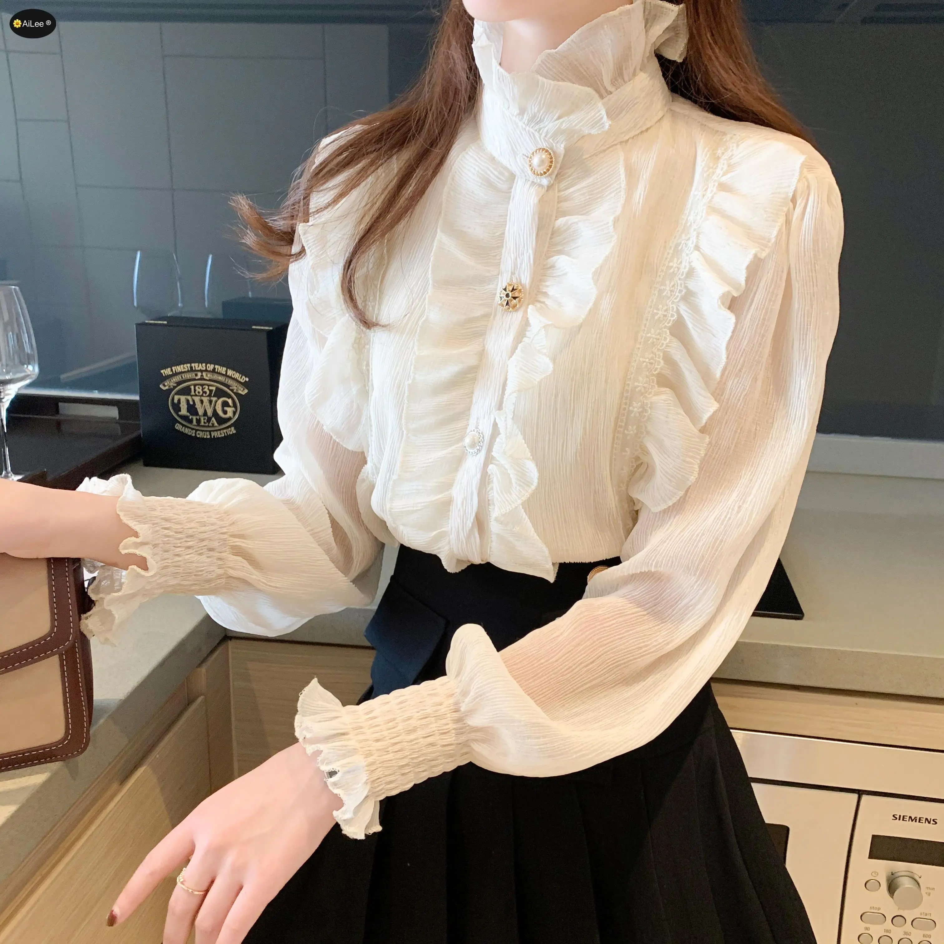 

Vintage Ruffles Collar Women Blouses Pearl Buttons Single-breasted Palace Female Tops Shirts Long Sleeve Ladies Wear Shirts