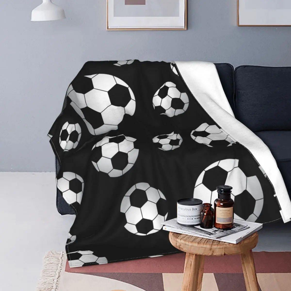 

Soccer Pattern Knitted Blanket Football Balls Sports Flannel Throw Blankets Home Couch Personalised Ultra-Soft Warm Bedsprea 09