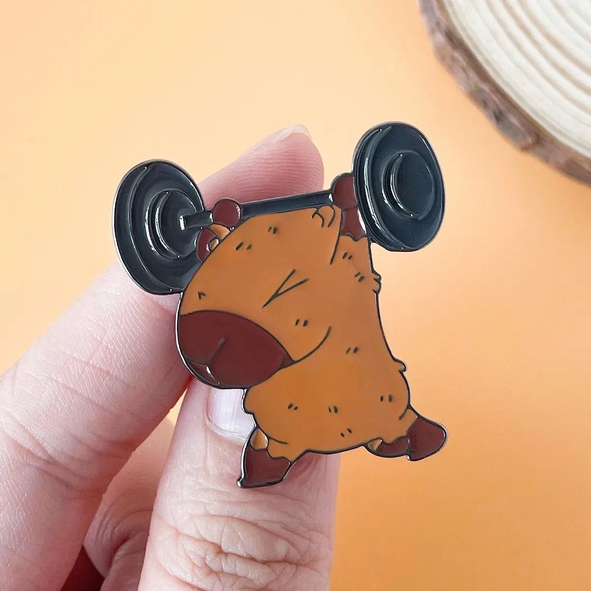 

Harong Funny Capybara Weightlifting Enamel Pin Cute Animal Brooch Backpack Hat Badge Collection Jeweelry Friends Party Gift