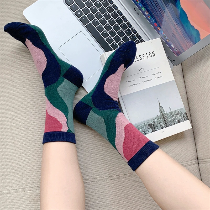 

New Women Socks 2022 New Spring Retro Mixed-Color Cotton Funny Socks Fashion Korean Style Crew Socks Female Breathable Casual