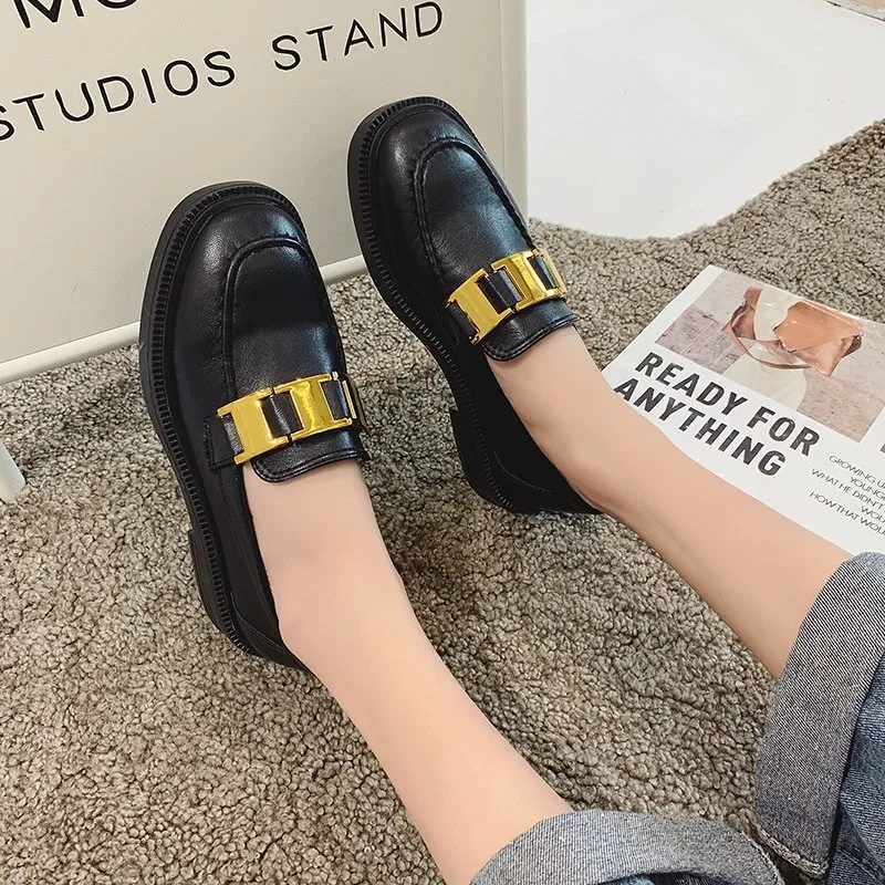 

Autumn thick bottom British style small black leather shoes with metal buckle