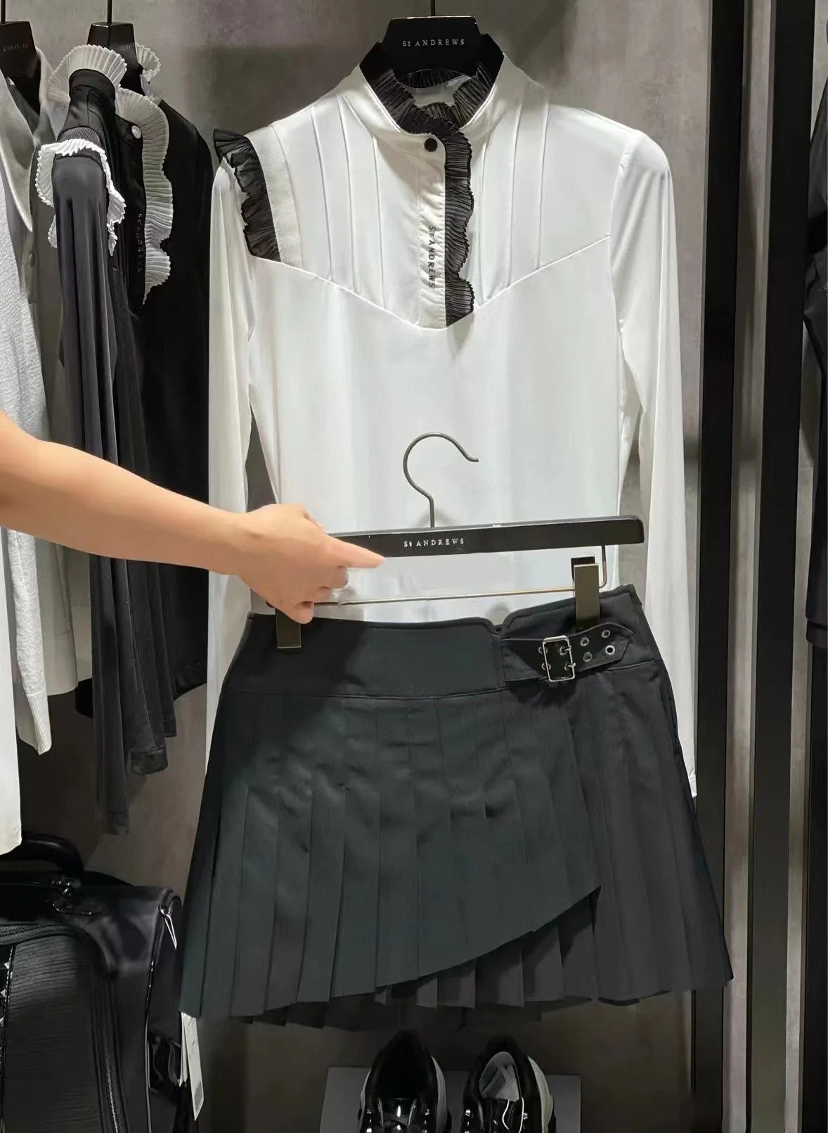 2022 Summer Golf women's skirt new high-waisted slim skirt slim pleated skirt women's thin skirt temperament outdoor sports