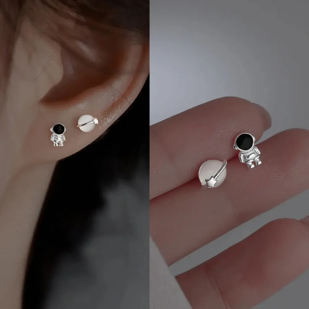 Очаровательные серьги-гвоздики с изображением астронавта звезды луны и опала